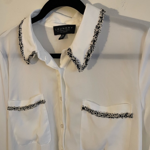 white blouse with knit detailing - Picture 1 of 2